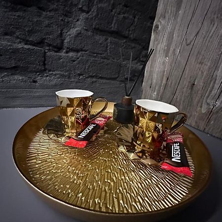 Darkhouse Versace Gold วูดช์ ภายนอก รูปภาพ